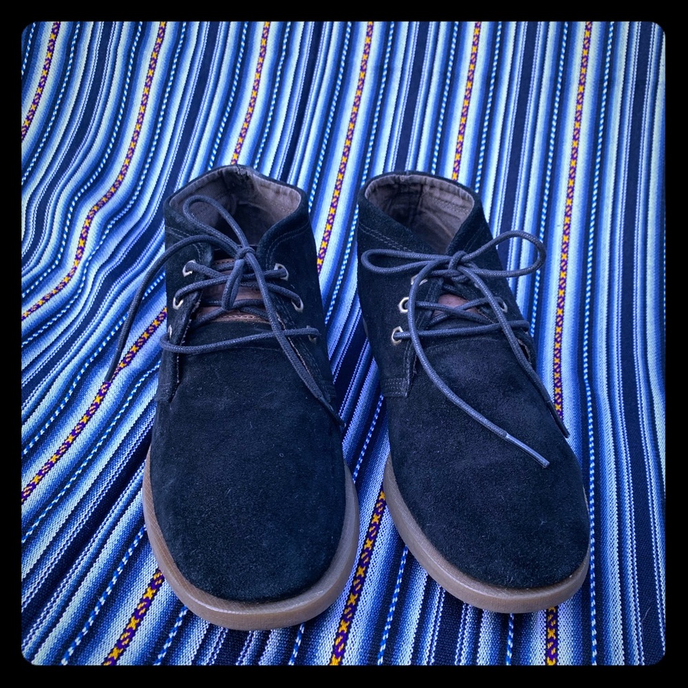 Quicksilver black suede booties